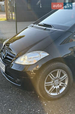 Хэтчбек Mercedes-Benz A-Class 2010 в 