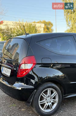 Хэтчбек Mercedes-Benz A-Class 2010 в 