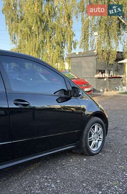 Хэтчбек Mercedes-Benz A-Class 2010 в 