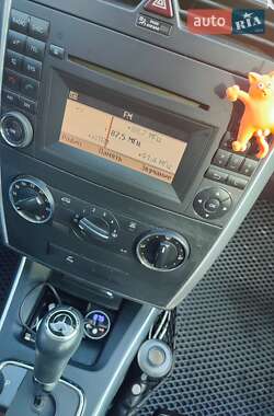 Хэтчбек Mercedes-Benz A-Class 2010 в 