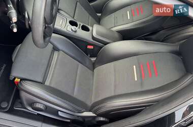 Хэтчбек Mercedes-Benz A-Class 2016 в 