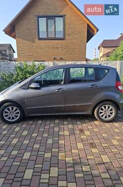 Хэтчбек Mercedes-Benz A-Class 2011 в 