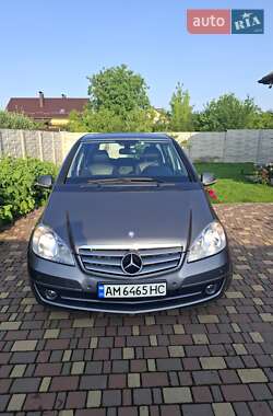 Хэтчбек Mercedes-Benz A-Class 2011 в 