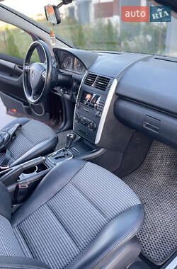 Хэтчбек Mercedes-Benz A-Class 2007 в 