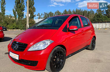 Хэтчбек Mercedes-Benz A-Class 2010 в 