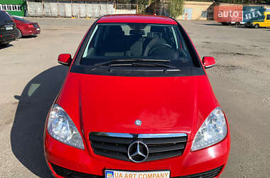 Хэтчбек Mercedes-Benz A-Class 2010 в 
