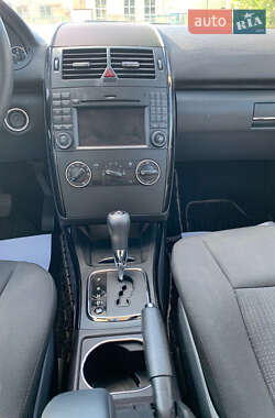 Хэтчбек Mercedes-Benz A-Class 2010 в 