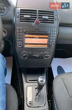 Хэтчбек Mercedes-Benz A-Class 2010 в 