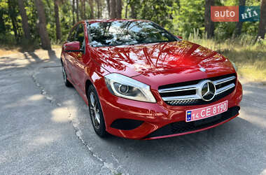 Хэтчбек Mercedes-Benz A-Class 2014 в 