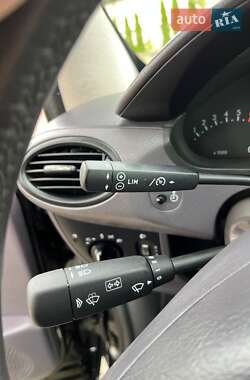 Хэтчбек Mercedes-Benz A-Class 2001 в 