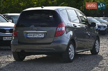 Хэтчбек Mercedes-Benz A-Class 2010 в 