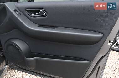 Хэтчбек Mercedes-Benz A-Class 2010 в 