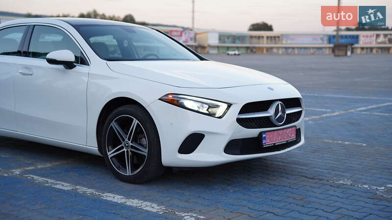 Седан Mercedes-Benz A-Class 2018 в Сторожинце