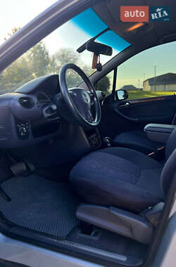 Хэтчбек Mercedes-Benz A-Class 2002 в 