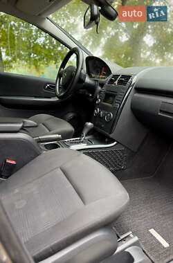 Хэтчбек Mercedes-Benz A-Class 2010 в 