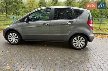 Хэтчбек Mercedes-Benz A-Class 2010 в 
