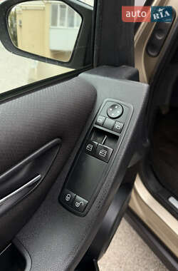Хэтчбек Mercedes-Benz A-Class 2005 в  фото 18 Хэтчбек Mercedes-Benz A-Class 2005 в