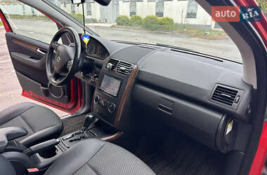Хэтчбек Mercedes-Benz A-Class 2011 в 