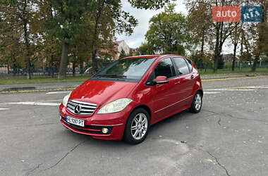 Хэтчбек Mercedes-Benz A-Class 2011 в 