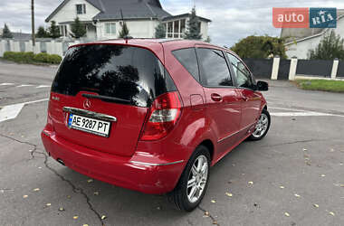Хэтчбек Mercedes-Benz A-Class 2011 в 