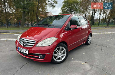 Хэтчбек Mercedes-Benz A-Class 2011 в 