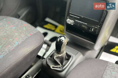 Хэтчбек Mercedes-Benz A-Class 2000 в 