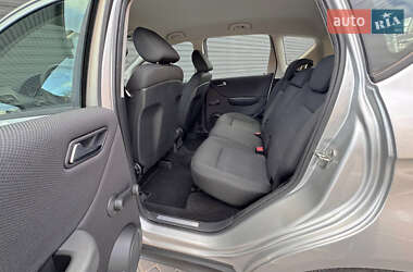 Хэтчбек Mercedes-Benz A-Class 2011 в 