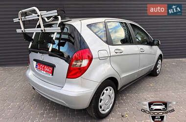 Хэтчбек Mercedes-Benz A-Class 2011 в 