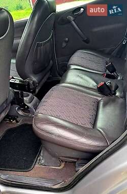 Хетчбек Mercedes-Benz A-Class 1998 в  фото 3 Хетчбек Mercedes-Benz A-Class 1998 в