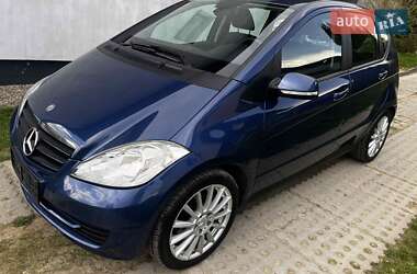 Хэтчбек Mercedes-Benz A-Class 2009 в 