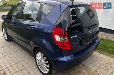 Хэтчбек Mercedes-Benz A-Class 2009 в 