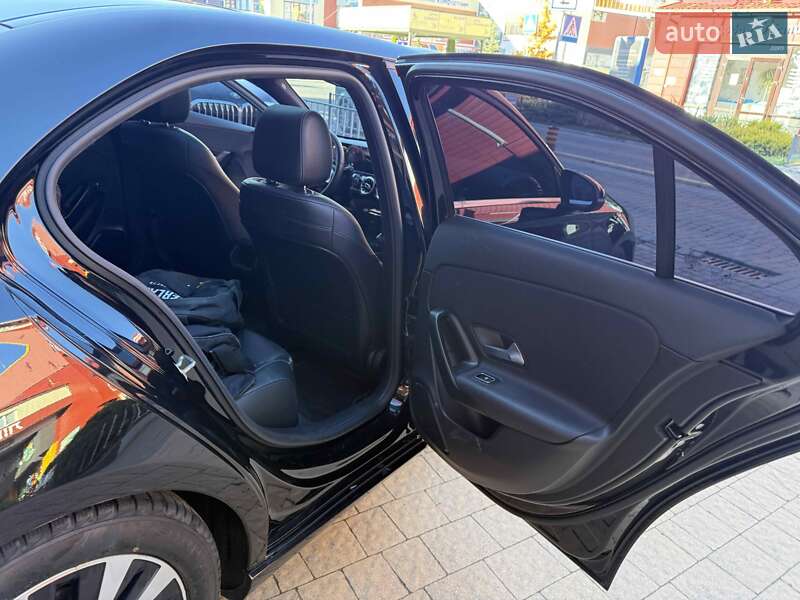 Седан Mercedes-Benz A-Class 2020 в Львові фото 34 Седан Mercedes-Benz A-Class 2020 в Львові