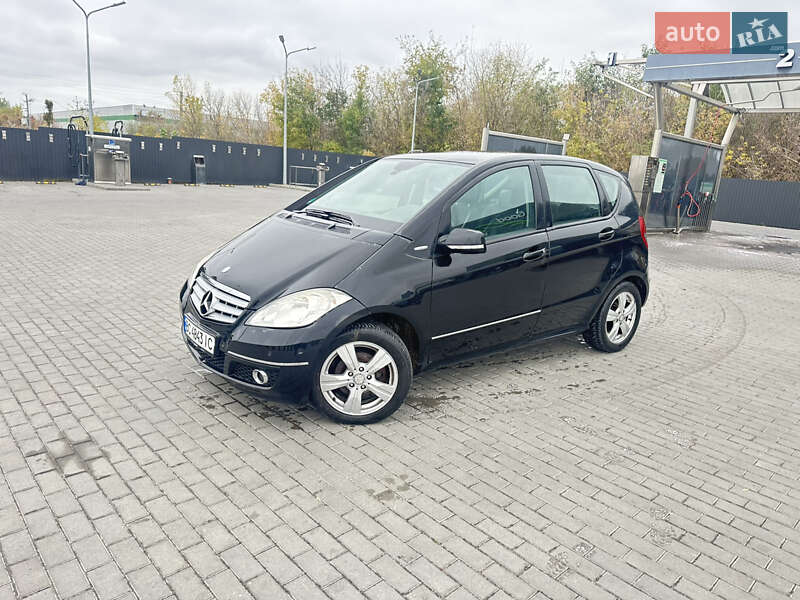 Хетчбек Mercedes-Benz A-Class 2009 в Києві фото 6 Хетчбек Mercedes-Benz A-Class 2009 в Києві