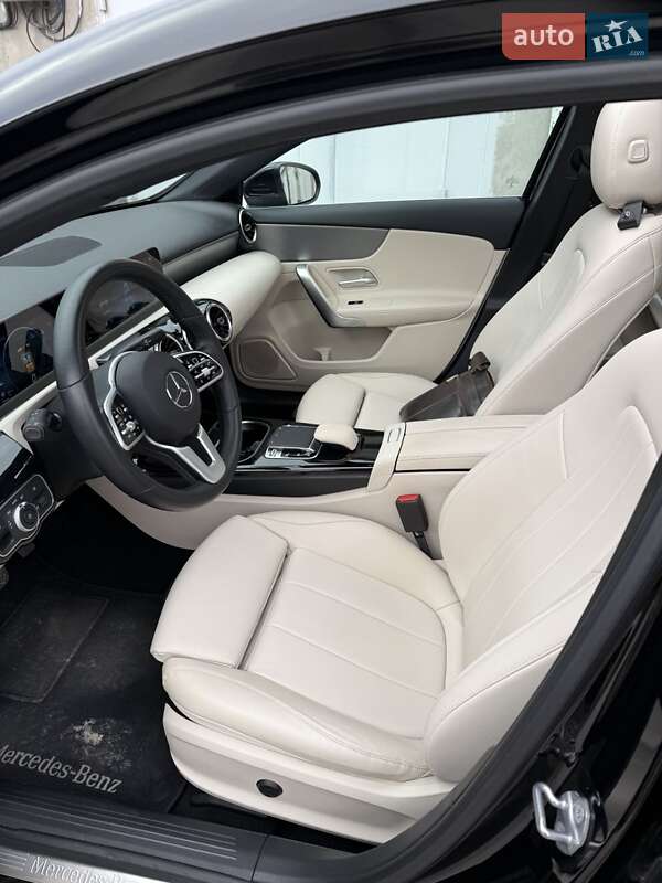 Седан Mercedes-Benz A-Class 2019 в Дніпрі фото 2 Седан Mercedes-Benz A-Class 2019 в Дніпрі