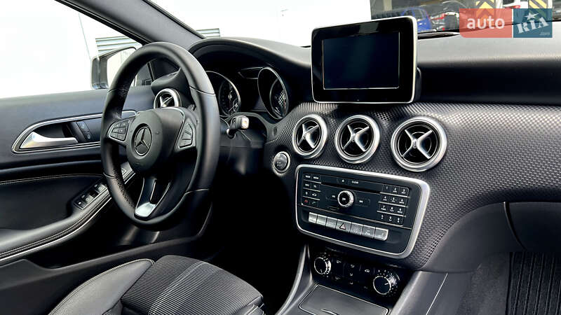 Хетчбек Mercedes-Benz A-Class 2017 в Звягелі