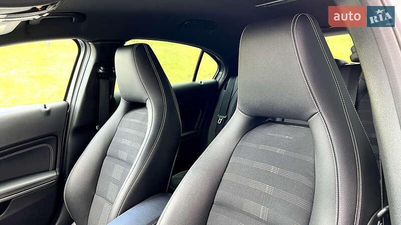 Хетчбек Mercedes-Benz A-Class 2017 в Звягелі