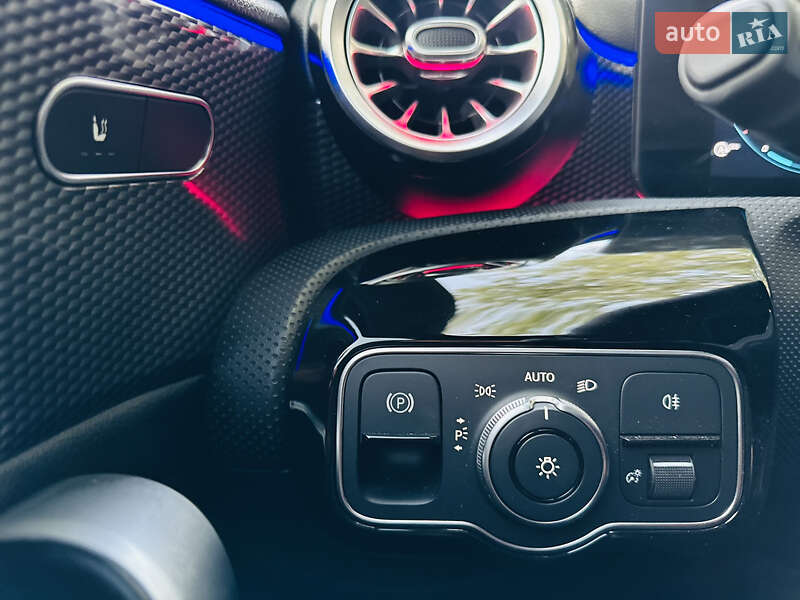 Хэтчбек Mercedes-Benz A-Class 2019 в Лохвице