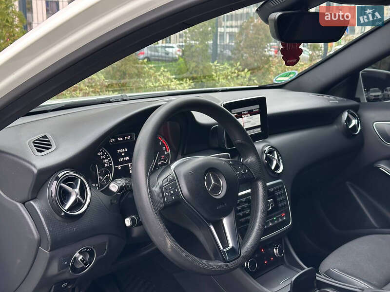 Хетчбек Mercedes-Benz A-Class 2012 в Києві фото 31 Хетчбек Mercedes-Benz A-Class 2012 в Києві