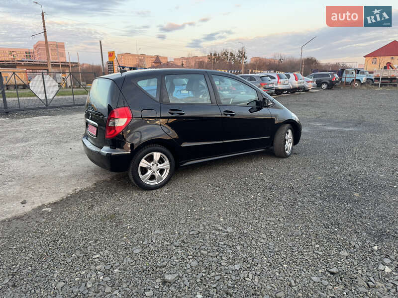 Хэтчбек Mercedes-Benz A-Class 2011 в Луцке фото 5 Хэтчбек Mercedes-Benz A-Class 2011 в Луцке