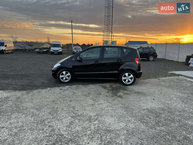 Хэтчбек Mercedes-Benz A-Class 2011 в Луцке фото 12 Хэтчбек Mercedes-Benz A-Class 2011 в Луцке