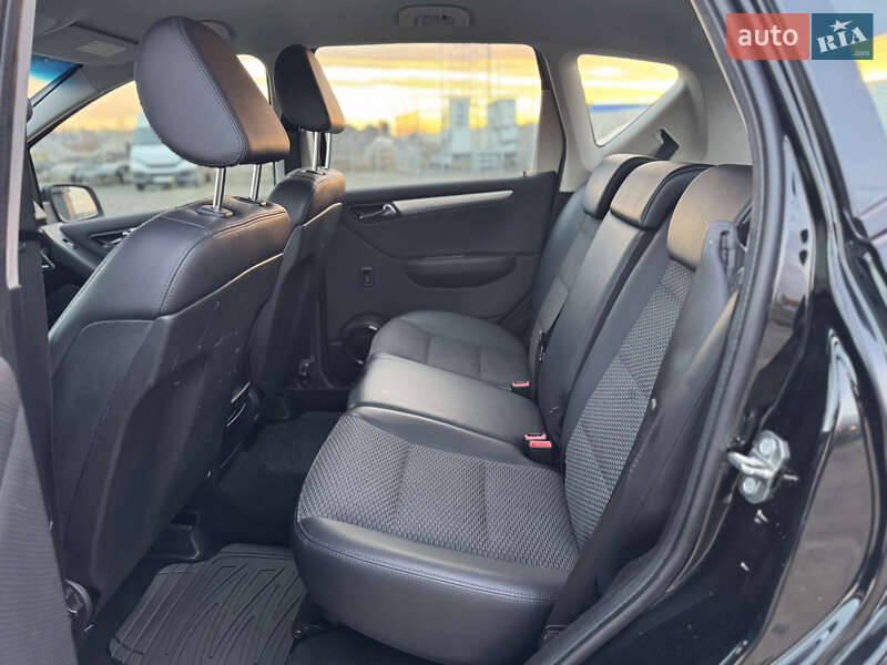 Хэтчбек Mercedes-Benz A-Class 2011 в Луцке фото 24 Хэтчбек Mercedes-Benz A-Class 2011 в Луцке