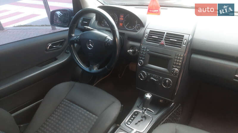 Хэтчбек Mercedes-Benz A-Class 2010 в Киеве фото 20 Хэтчбек Mercedes-Benz A-Class 2010 в Киеве