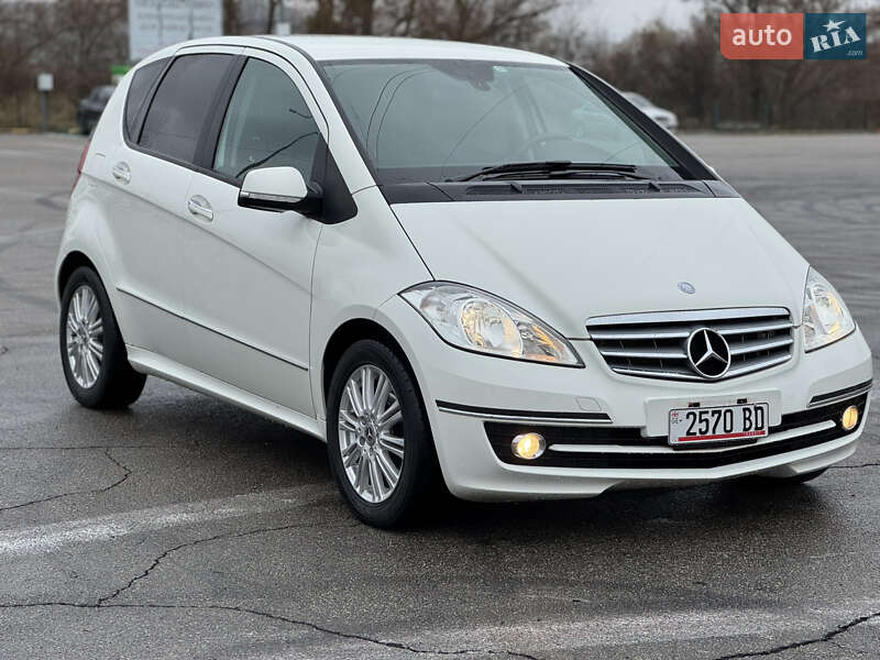 Хэтчбек Mercedes-Benz A-Class 2011 в Киеве