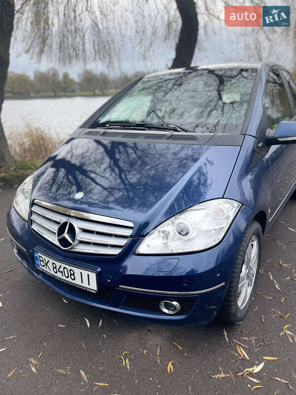 Хэтчбек Mercedes-Benz A-Class 2010 в Ровно фото 2 Хэтчбек Mercedes-Benz A-Class 2010 в Ровно