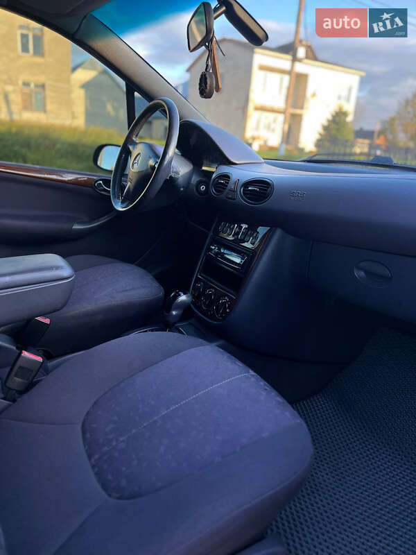 Хэтчбек Mercedes-Benz A-Class 2002 в Самборе фото 2 Хэтчбек Mercedes-Benz A-Class 2002 в Самборе