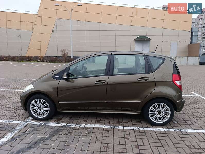 Хетчбек Mercedes-Benz A-Class 2009 в Києві фото 6 Хетчбек Mercedes-Benz A-Class 2009 в Києві