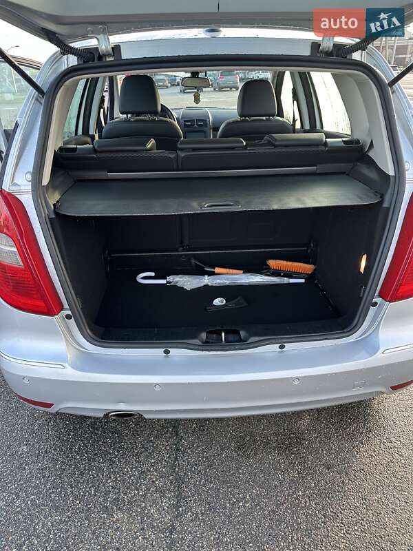 Хетчбек Mercedes-Benz A-Class 2010 в Києві фото 10 Хетчбек Mercedes-Benz A-Class 2010 в Києві