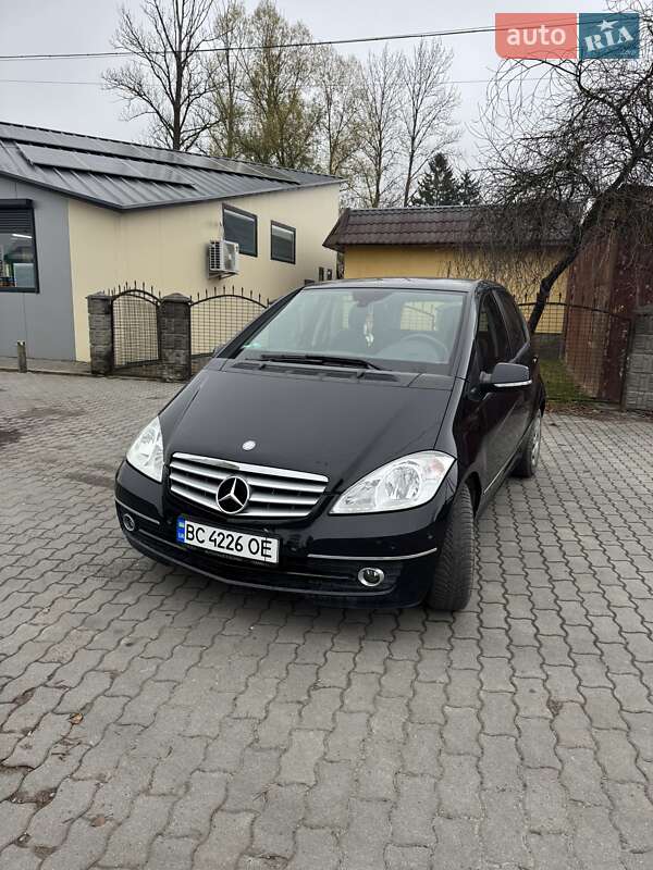 Mercedes-Benz A-Class 2011
