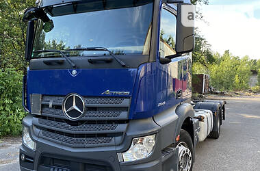 Контейнеровоз Mercedes-Benz Actros 2014 в Киеве