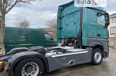 Тягач Mercedes-Benz Actros 2015 в Бучаче